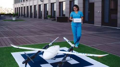 De la pipetare manuală la procesare automată și transportarea analizelor medicale cu drone. Cum a revoluționat MedLife dezvoltarea medicinei de laborator din România