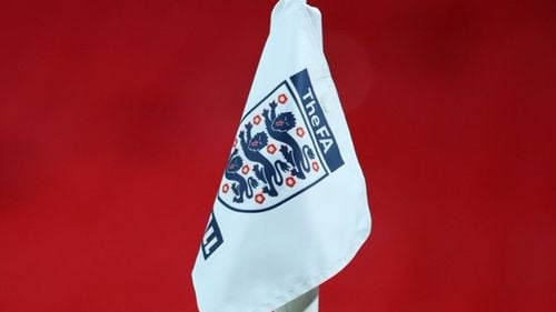 Un agent imobiliar din Manchester a fost suspendat din cauza comentariilor rasiste pe Twitter la adresa unor jucători de culoare din echipa de fotbal a Angliei