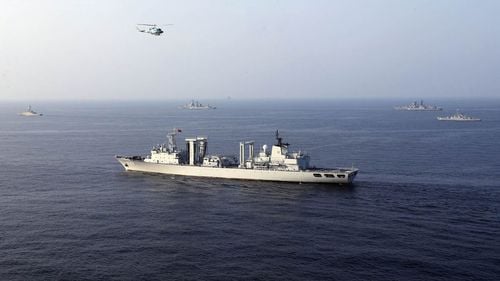 Reuters: China își etalează forța militară prin activitatea navală intensificată în Asia de Est