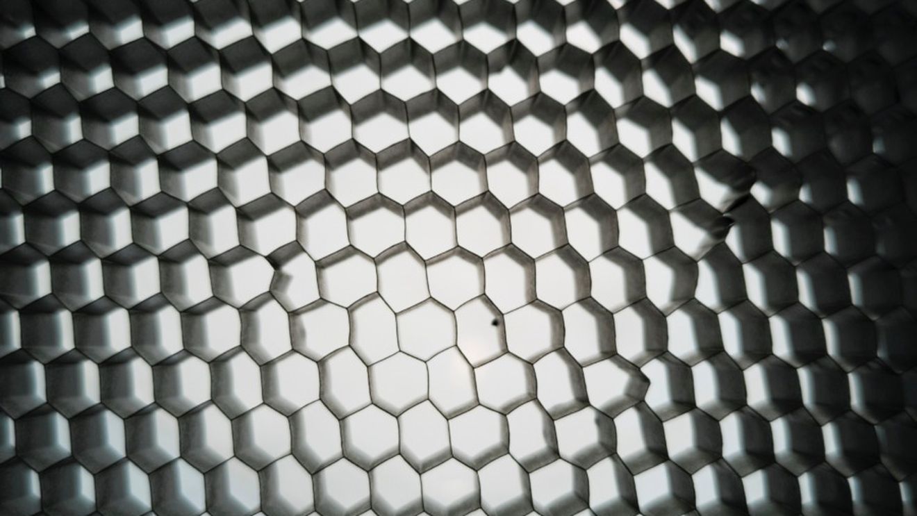 Metalul care se autoregenerează iese din sfera filmelor SF: Oamenii de știință au obținut primele rezultate în mediul de laborator