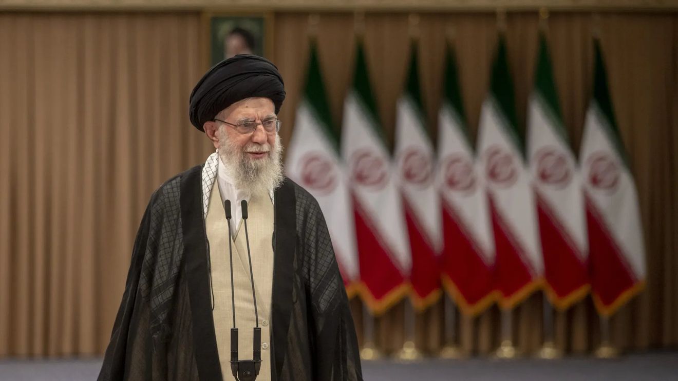 CIA l-a urmărit îndeaproape pe Khamenei timp de luni de zile / Era filat pas cu pas: unde locuia, cu cine se întâlnea, cum comunica - CNN