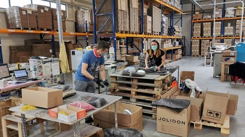 România ajută Republica Moldova cu 35.000 de viziere produse de Asociația VeDem Just