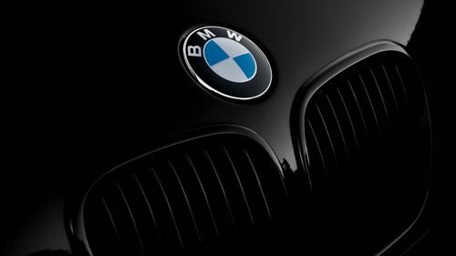 BMW şi-a revizuit estimările pe 2024 din cauza problemelor tehnice şi cererii slabe din China