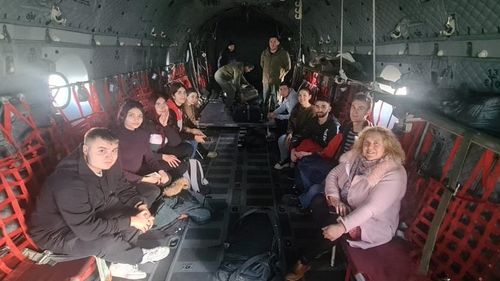 MAE: Alți 13 cetăţeni români fi aduşi în ţară din Turcia cu o aeronavă militară, în urma cutremurelor devastatoare din această țară / Până în prezent au fost repatriaţi 21 de cetăţeni români