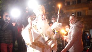 Posibilele restricții de Paști, combătute de Arhiepiscopul Tomisului: „Biserica nu-i a celor care sunt autorități vremelnice”/ Replica BOR: „Nu este corect să declanșăm speculații în marginea unei probleme majore”