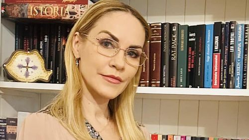 Firea, poetă: „A doua zi Era cam 6, nu se trezise Lumea. Doar el părea mai treaz și mai ascet” / Poemul social-democratei, inclus în volumul „Orașul între sunete și tăcere”