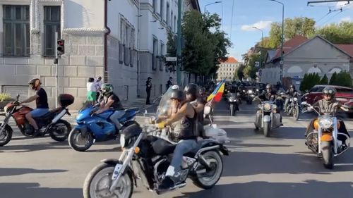 Peste 250 de motociclişti au participat, în Timișoara, la o paradă în memoria lui Nicu Covaci: „A fost şi va rămâne pentru totdeauna un simbol al muzicii şi spiritului liber românesc”