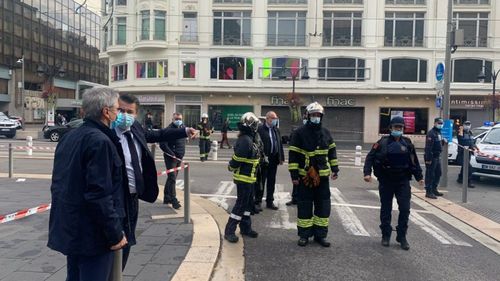 Criminalul de la Nisa, care a înjunghiat mortal săptămâna trecută trei persoane, a fost testat pozitiv la coronavirus / El se află internat în spital, după ce a fost rănit grav de forțele de ordine