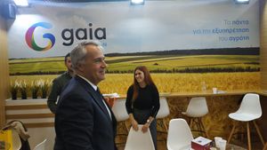 Ministrul agriculturii din Grecia jubilează după ce a răsturnat ordonanța militară din România prin care se interziceau exporturile de produse agricole/ A beneficiat de susţinere puternică din partea a nouă state UE