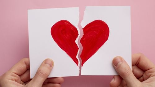 Sindromul inimii frânte: boala reală provocată de o emoție puternică