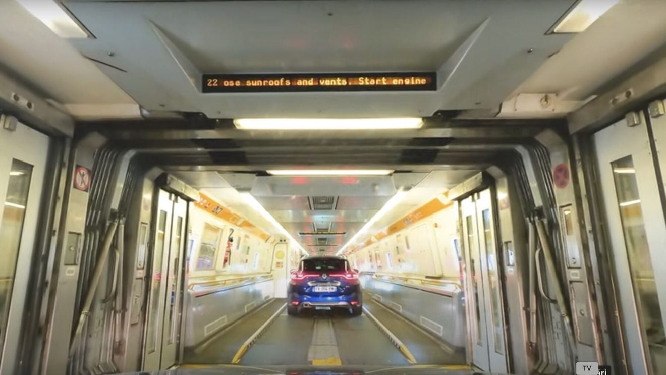 Pasagerii Eurostar se confruntă cu tarife mai mari din cauza impozitelor aplicate de Marea Britanie asupra tunelului de sub Canalul Mânecii