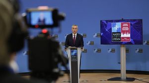 Convorbire Blinken-Stoltenberg: NATO este pregătită pentru un dialog consistent cu Rusia, rămânând în același timp unită pentru a descuraja alte agresiuni împotriva Ucrainei