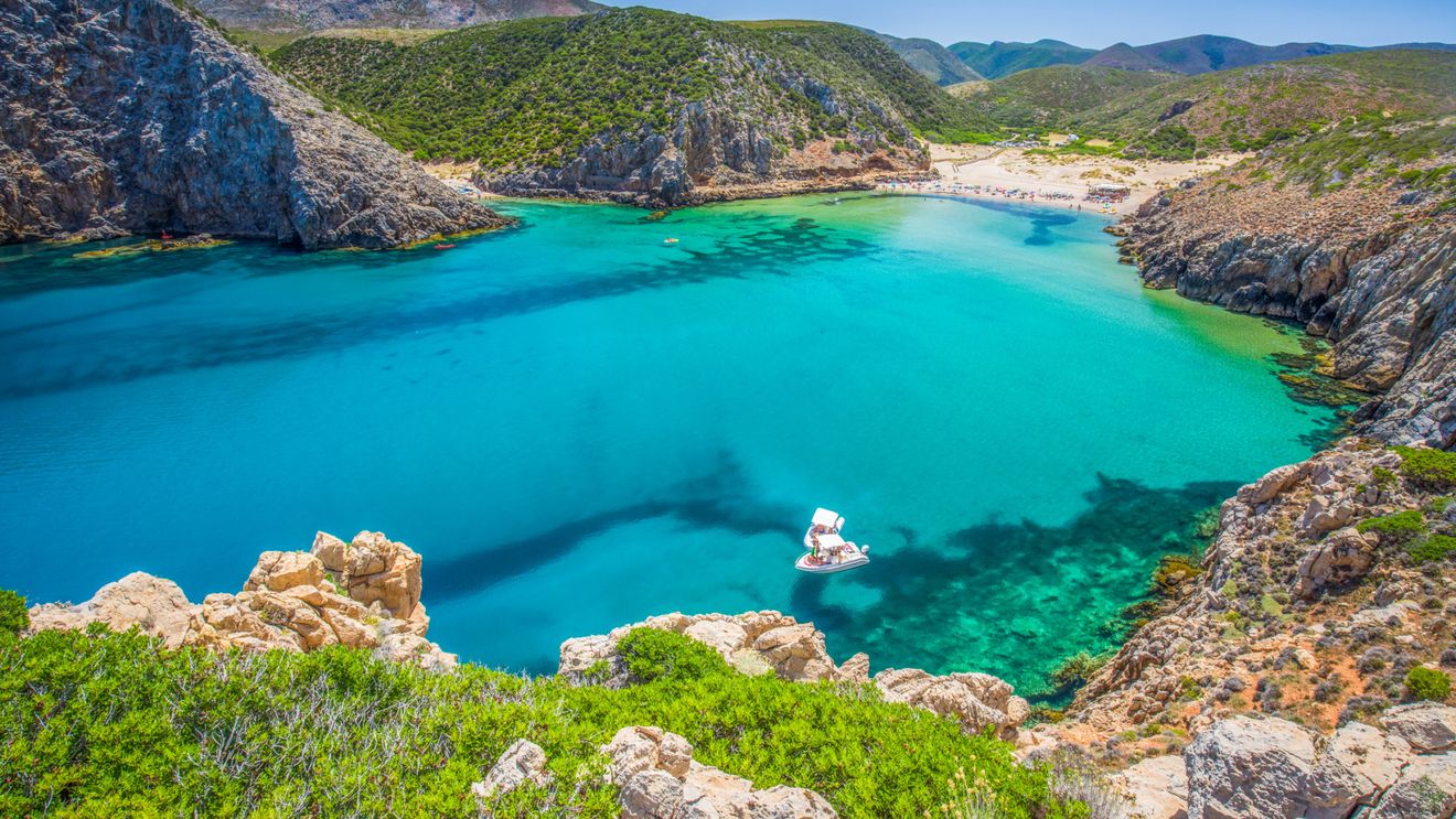 Costa Verde din Sardinia – Oaza de liniște într-o insulă asaltată de turism de lux