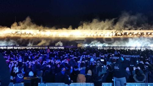 VIDEO FOTO Ultimul bal pe Marele Oval. Coregrafie spectaculoasă a suporterilor timișoreni, meciul vedetelor de la Poli, concerte cu Cargo și Noi din Banat