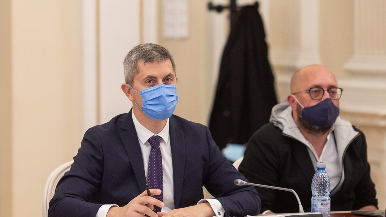 USR ia în calcul atacarea bugetului de stat pe 2022 la CCR / Barna: E o discriminare faptul că unităţile administrativ-teritoriale cu primari USR nu au alocări în buget