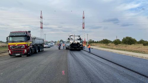 VIDEO Prima şosea nouă din 2021: Centura oraşului Mihăileşti va fi inaugurată pe 15 noiembrie - Secretar de stat în Ministerul Transporturilor/ „Ciotul” de centură de pe DN 6 are o lungime de doar 3 kilometri, iar lucrările au început în urmă cu aproape 10 ani
