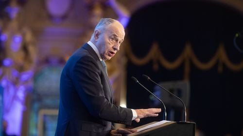 Mircea Geoană: Dacă ei spun că nu am nicio şansă, vin cu sondaje măsluite, de ce atâta învolburare împotriva candidaturii mele? Ne văd, şi de afară, şi de acasă, ca un pericol la adresa intereselor lor