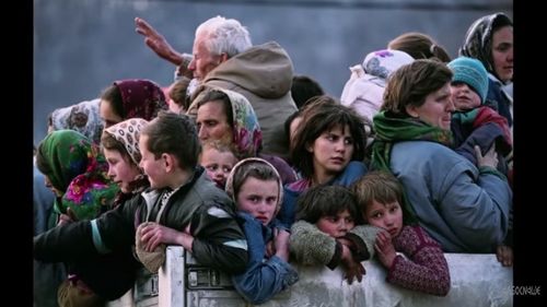 Sârbii din Bosnia-Herțegovina au blocat activitatea guvernului de la Sarajevo cerând ca judecătorii străini să fie înlăturați din Curtea Constituțională