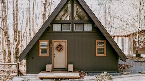 Trendul tiny-house prinde la Sibiu. Până la 35 de mii de euro pentru o locuință eco, în ton cu natura