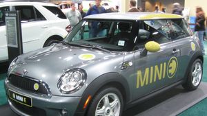 BMW amână introducerea unor noi modele Mini electrice din cauza „incertitudinilor”