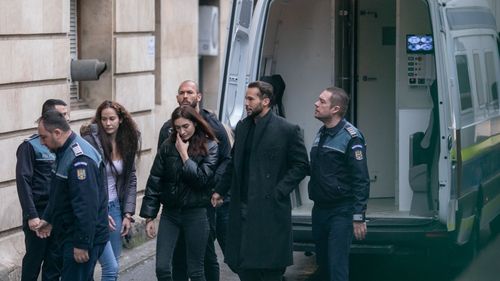 Frații Tate rămân în arest preventiv încă 30 de zile / Arest la domiciliu pentru cele două inculpate