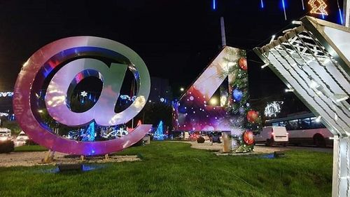 Primăria Sectorului 4 vrea să dea 650.000 de lei pentru iluminatul de sărbători