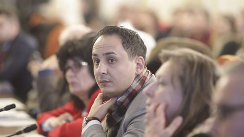 Acuzații grave: viceprimarul Capitalei susține că administrația spitalelor din București a cumpărat aparate de testare PCR care sunt nefolosite și stau în depozite. Șeful instituției, Vasile Apostol, e numit de administrația Firea