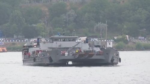 MApN, despre bac-ul care s-a defectat a doua zi după ce a fost trimis la Galați pentru a fluidiza traficul rutier de mare tonaj: O defecțiune minoră la inversorul navei, care a fost remediată în aproximativ 30 de minute