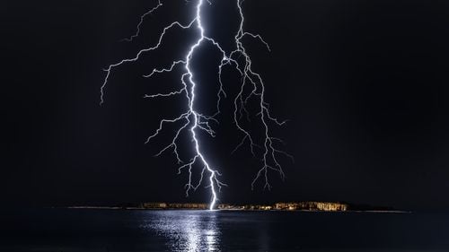 Cel puţin 3 morţi şi 16 răniţi în Burundi după ce un fulger a lovit o şcoală din vestul ţării