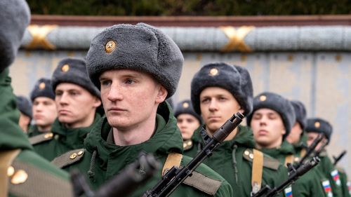 Armata rusă a recrutat 385.000 de soldaţi în 2023 și va continua să înroleze în 2024, susține Medvedev