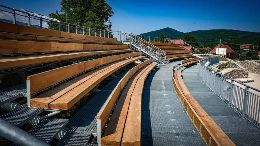 Amfiteatrul roman de la Ulpia Traiana Sarmizegetusa 