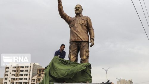 Iran: Un suspect a fost arestat după ce a incendiat o statuie a generalului Soleimani, ucis la începutul anului 2020 într-un raid american în Irak / „Justiţia îl va pedepsi cât mai curând posibil”