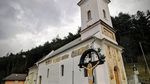 Amendă penală pentru fostul arhitect șef al orașului Râșnov / Lucrările la o biserică s-ar fi executat fără autorizație de construcție / Trebuie să plătească 16.000 de lei, plus cheltuieli de judecată