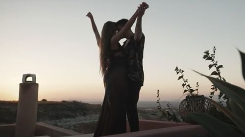 VIDEO/ wrs, reprezentantul României la Eurovision, a lansat o piesă împreună cu Andromache, reprezentanta Ciprului