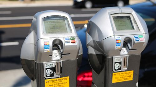 Un cuplu din Germania, acuzat că a furat peste un milion de euro, în monede, din parcometre / O bancă s-ar fi sesizat după sutele de depuneri