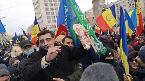 Liderul AUR, replică la Dacian Cioloș: Când vă reveniți din halucinațiile cu liste negre, fasciști si alte fantasme ale trecutului poate mai coborâți și în stradă