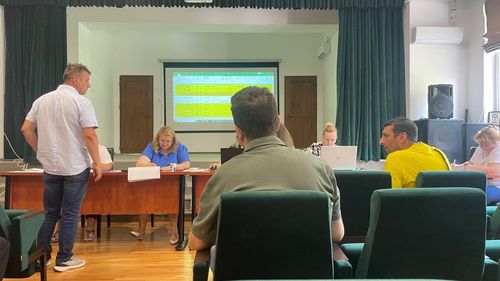 REPORTAJ Titularizarea – ultima ședință publică de repartizare înainte de trecerea forțată la 80 de ore de predare pe lună: unii profesori nu au mai prins un loc titularizabil, chiar dacă au avut medie peste 8.50