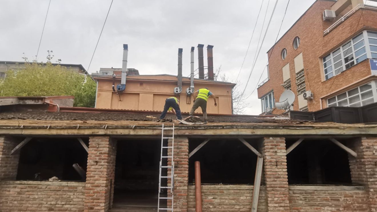 Indicator de criză. Numărul autorizaţiilor de construire eliberate pentru clădiri rezidenţiale s-a redus cu 8,4%, în primele două luni