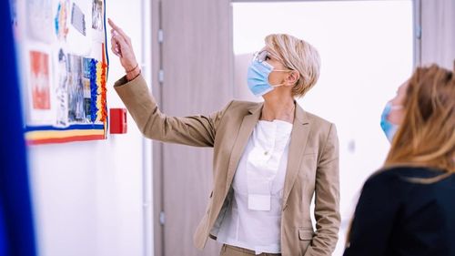 Raluca Turcan: Poate nu o să ajungem să predăm online în învăţământul primar