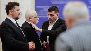 AUR: Noile măsuri ”de relaxare”, jignitoare la adresa majorității românilor / Cei nevaccinați nu vor putea nici acum să intre în centrele comerciale, în restaurante sau în hoteluri fără certificat verde