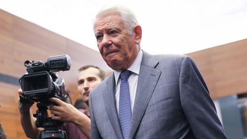 Meleșcanu schimbă din nou partidul și se înscrie în formațiunea fondată de Dan Voiculescu: Românii îşi doresc un proiect politic nou, capabil să depăşească vechile conflicte şi inerţii