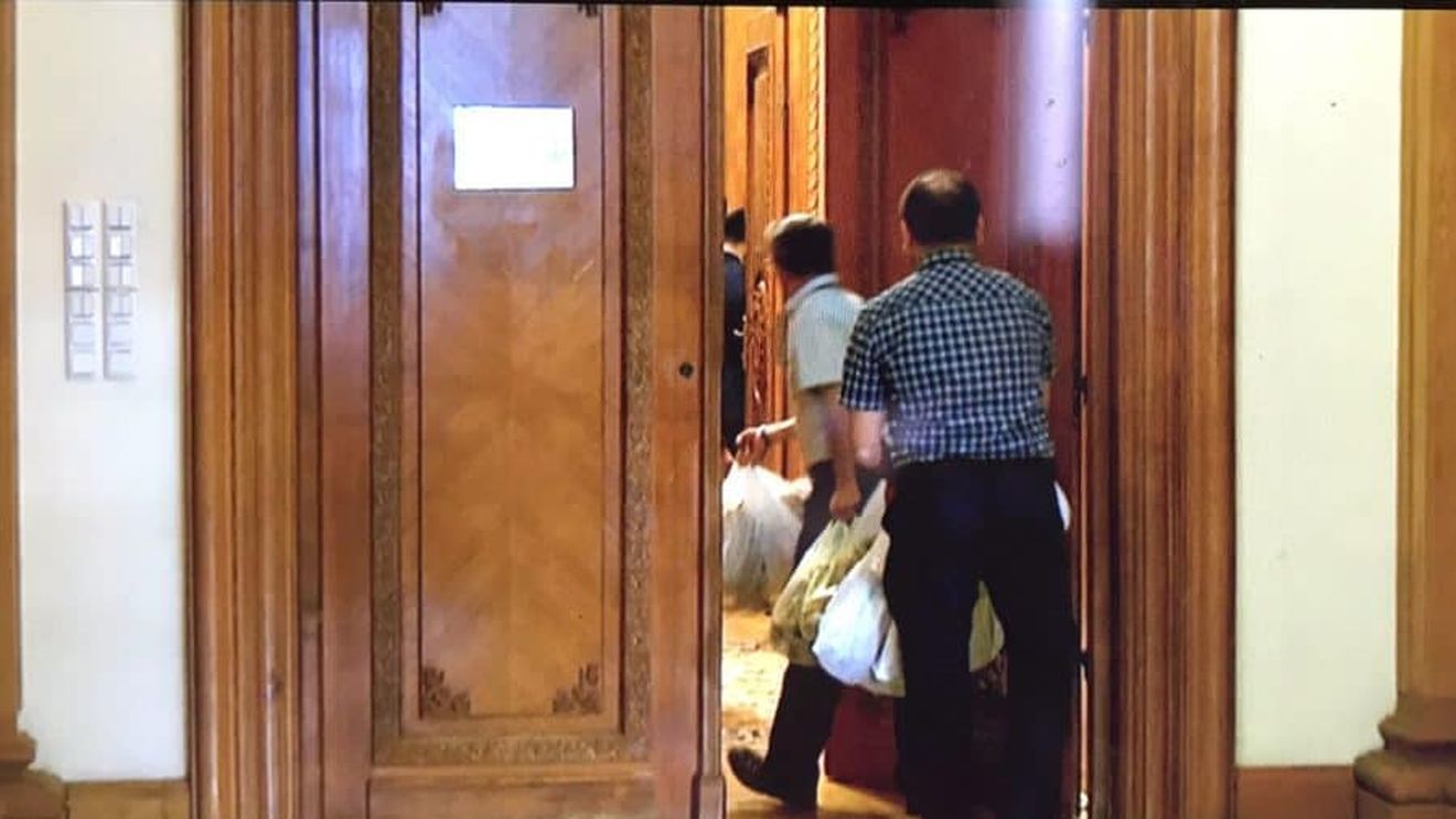 Covrigi și pateuri pentru PSD-iști. Ședinta CEX se prelungește