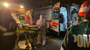 UPDATE Incendiu la un spital suport COVID-19 din Ploiești: Spitalul nu avea autorizație ISU și a fost amendat în februarie pentru nereguli/ Ministerul Sănătății, precizări despre amenzile spitalului/ Doi morți în urma incendiului, o infirmieră are arsuri