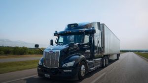 Camioanele de marfă fără șofer încep să circule și efectuează livrări în Texas
