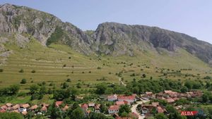 Rimetea, satul în care soarele pare că răsare de două ori. Fenomen unic în România