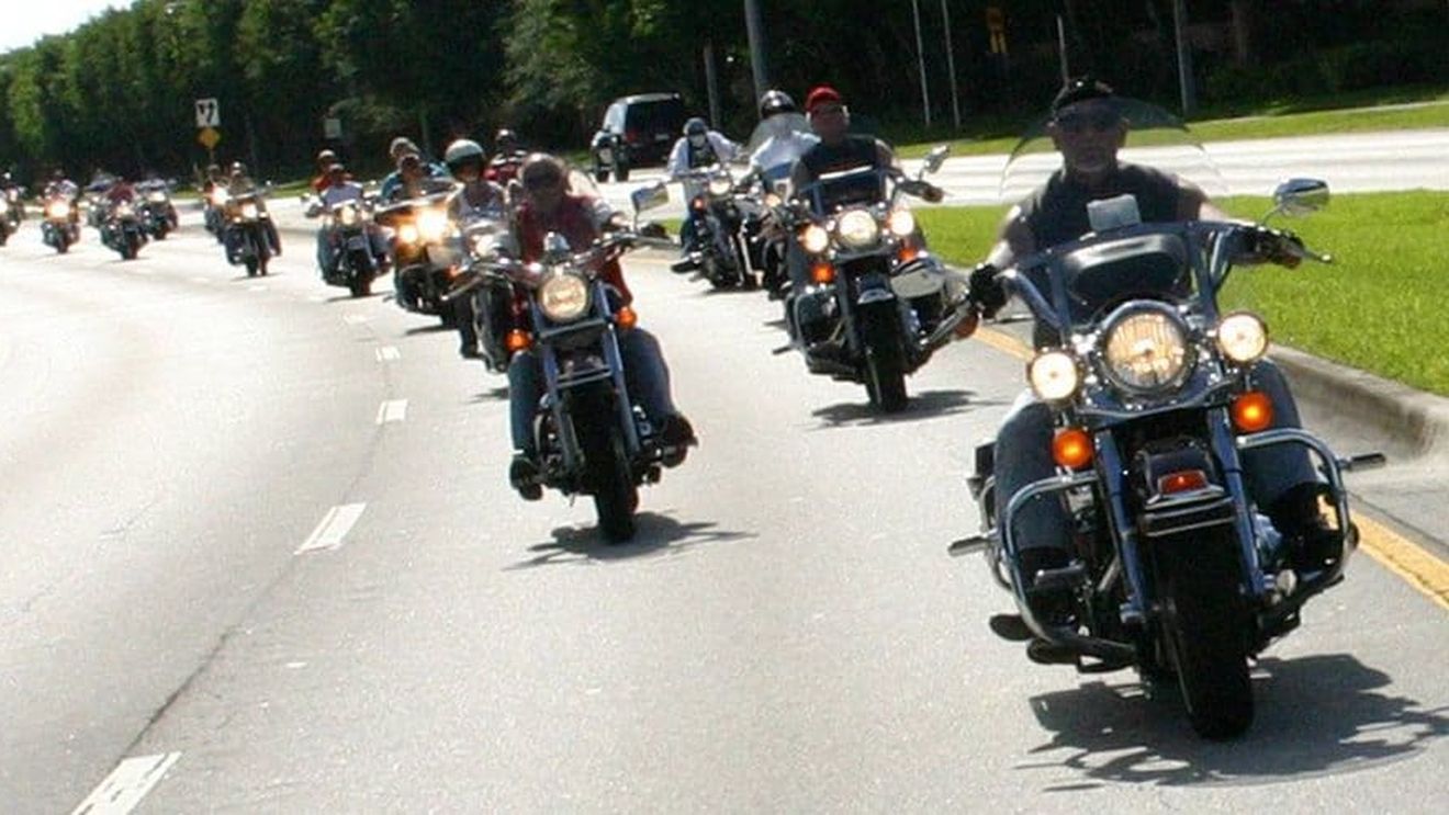 Se așteaptă un număr record de motocicliști la Slowride Transalpina Fest / Cântă Altar, White Mahala și Zob / Copiii sub 14 ani, însoțiți de părinți, au acces gratuit