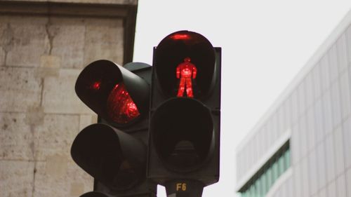 Șofer drogat în centrul Sibiului. Nu mai distingea culorile semaforului