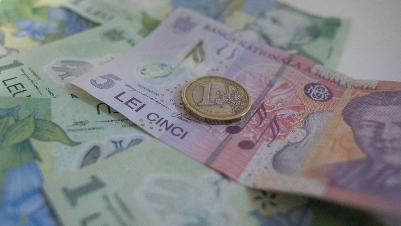 Salariaţii primăriilor din comune încep luni protestele: greva de avertisment şi greva japoneză cu exces de zel