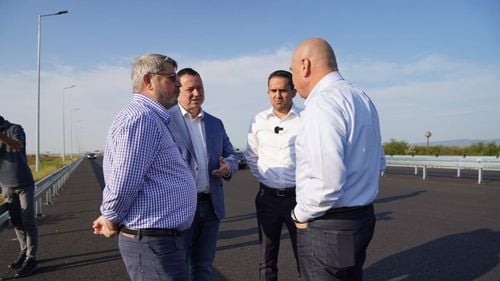 Ilie Bolojan, în vizită pe şantierul Autostrăzii Moldova, tronsonul Focşani – Bacău: Lucrările se derulează conform graficului / În august 2026 românii ar putea circula pe autostradă între Bucureşti şi Paşcani