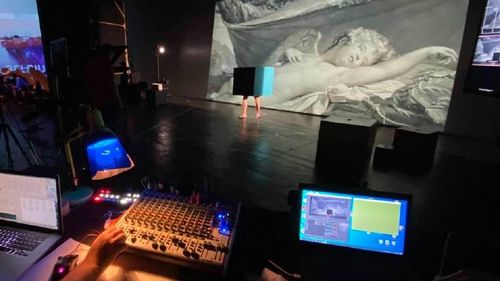 Maraton teatral de 25 de ore pe scena Teatrului Naţional din Craiova / Hektomeron poate fi urmărit și online